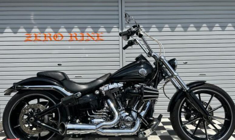 ＨＡＲＬＥＹ−ＤＡＶＩＤＳＯＮ ＦＸＳＢ　ブレイクアウト　カスタムパーツ多数　２６０ワイドタイヤ　フリーダム製エキゾースト 